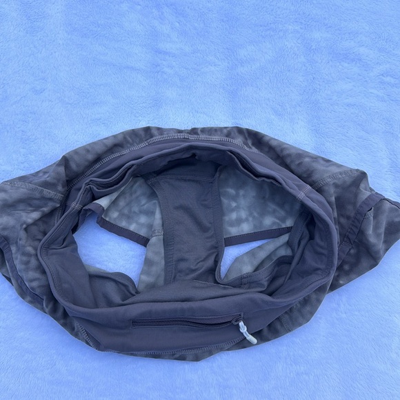 EUC Lululemon speed shorts Snowy Owl size 2 - Picture 4 of 5